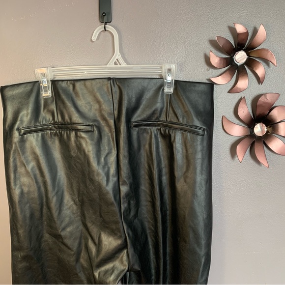 NEW Plus Old Navy Extra High-Waisted Faux Leather Pants - Picture 5 of 6